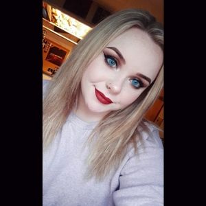 Meet your Posher, Christine